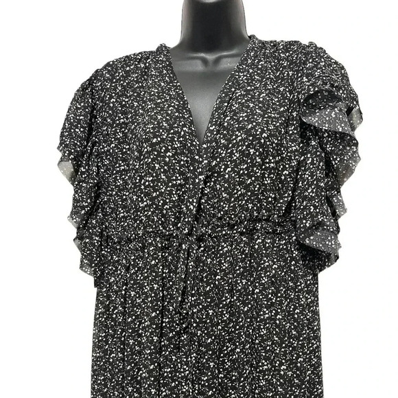 🍀2/$22 NWT Maxi Flawless Boutique Black Ditsy Flutter Sleeve Dress Womens Large - Picture 3 of 9